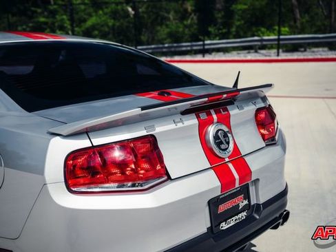 Used 2012 Ford Mustang Shelby GT500 w/ SVT Performance Pkg image 28