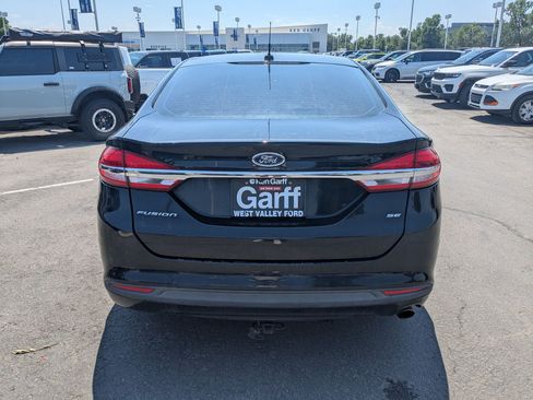 Used 2018 Ford Fusion SE FWD image 5
