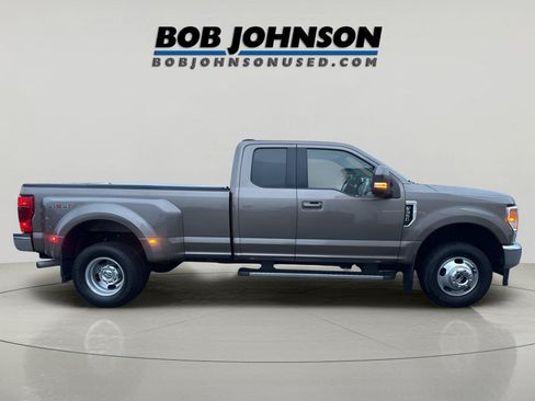 Used 2022 Ford F350 Lariat w/ Lariat Value Package AWD/4WD image 8