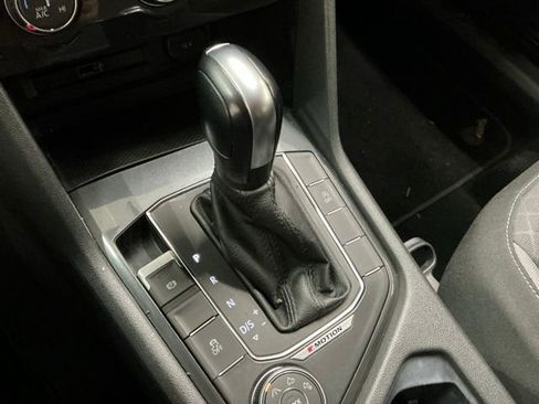 Used 2018 Volkswagen Tiguan S image 23