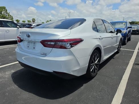 Used 2021 Toyota Camry XLE w/ Navigation Upgrade Package FWD image 14