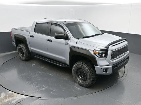 Used 2019 Toyota Tundra SR5 w/ TRD Off Road Package image 18