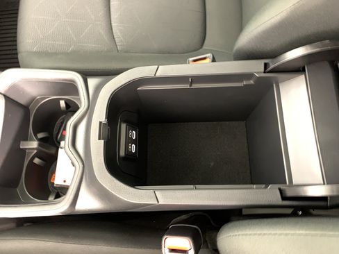Used 2024 Toyota RAV4 XLE w/ Convenience Package FWD image 28