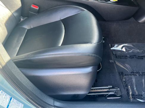 Used 2022 Toyota Prius XLE w/ Advanced Technology Package AWD/4WD image 18