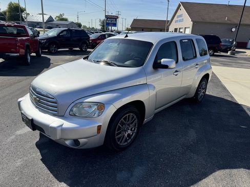 Used 2010 Chevrolet HHR LT FWD image 6
