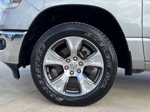 Used 2024 RAM 1500 Laramie AWD/4WD image 9