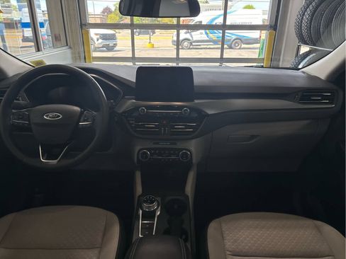 Used 2025 Ford Escape Active w/ Cold Weather Package AWD/4WD image 12