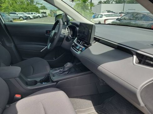 Used 2026 Toyota Corolla Cross LE FWD image 34