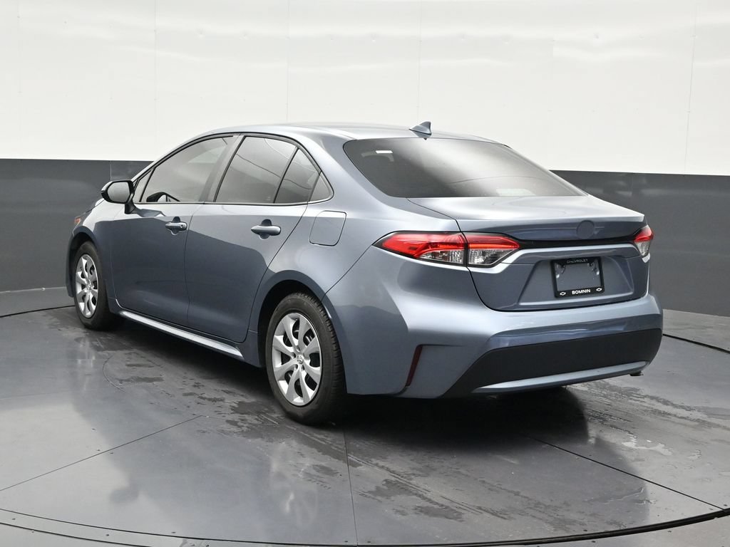 Used 2020 Toyota Corolla LE FWD image 3