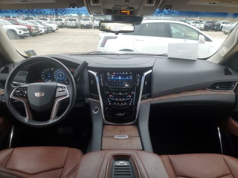 Used 2019 Cadillac Escalade Premium Luxury w/ LPO, Radiant Package image 9