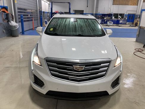 Used 2019 Cadillac XT5 Luxury image 2