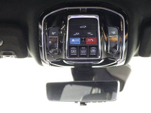 Used 2023 Jeep Grand Cherokee Summit AWD/4WD image 28