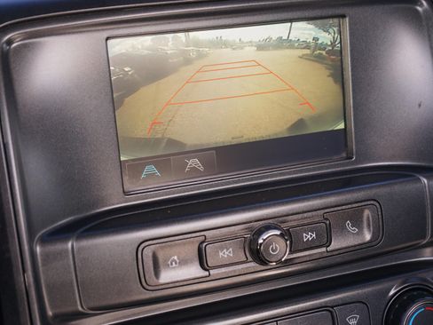 Used 2018 Chevrolet Silverado 1500 W/T RWD image 17