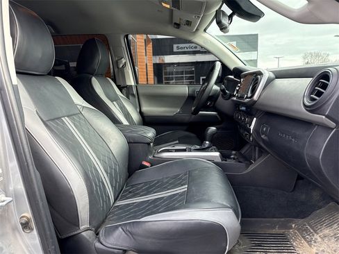 Used 2023 Toyota Tacoma SR5 w/ Technology Package image 13