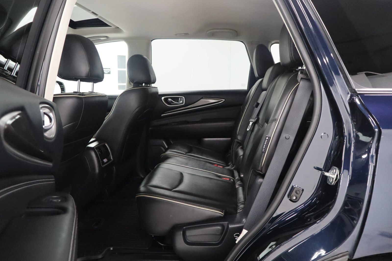 Used 2019 INFINITI QX60 Pure AWD/4WD image 17
