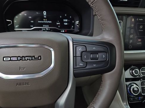 Used 2023 GMC Yukon Denali AWD/4WD image 26