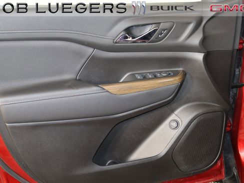 Certified 2023 GMC Acadia SLE w/ Driver Convenience Package image 8