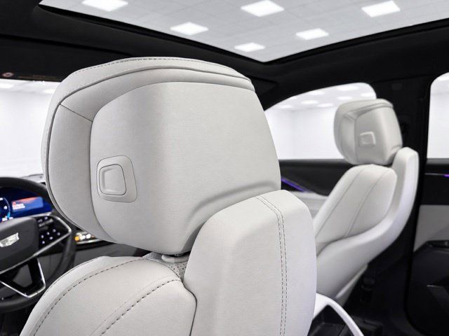 Used 2024 Cadillac Lyriq Sport AWD/4WD image 22