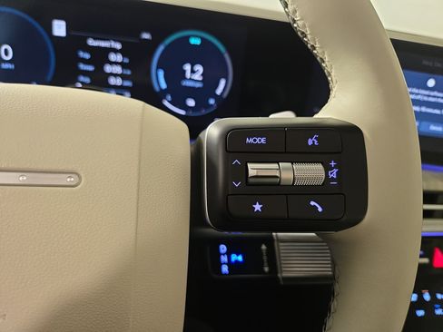 Used 2024 Hyundai Santa Fe Calligraphy image 17