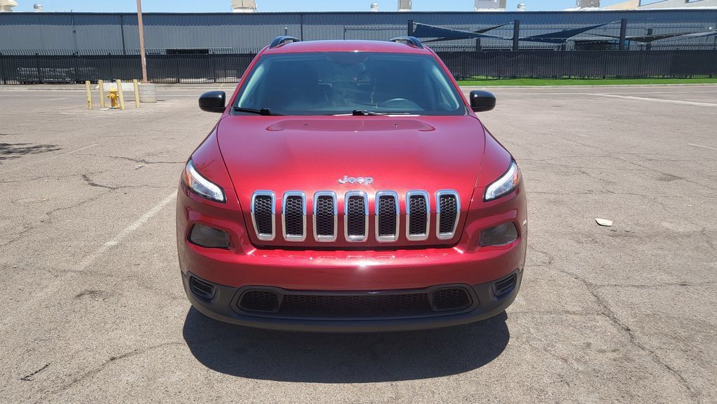 Used 2016 Jeep Cherokee Sport FWD image 3