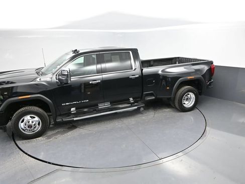 Used 2022 GMC Sierra 3500 Denali w/ Denali Ultimate Package AWD/4WD image 29