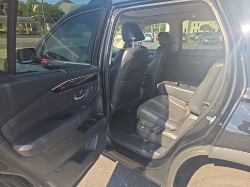Certified 2024 Honda Pilot Touring image 30