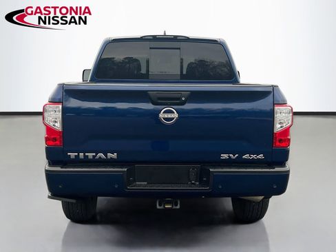 Used 2024 Nissan Titan SV w/ SV Convenience Package image 7