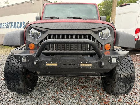 Used 2010 Jeep Wrangler Unlimited Sport AWD/4WD image 2