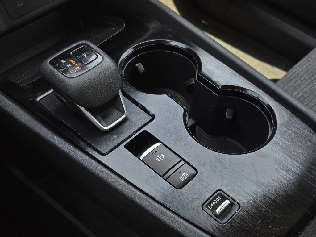 Certified 2023 Nissan Rogue SV FWD image 22