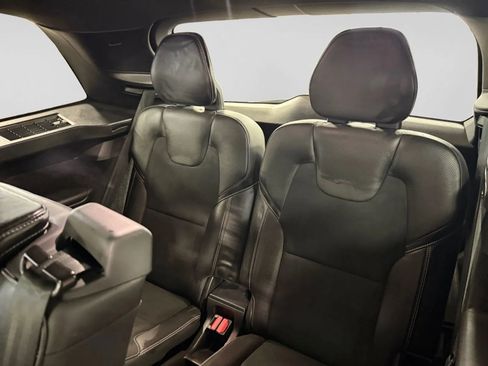 Used 2017 Volvo XC90 T6 R-Design w/ Vision Package image 22