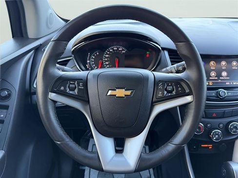 Used 2020 Chevrolet Trax LT w/ Driver Confidence Package AWD/4WD image 20