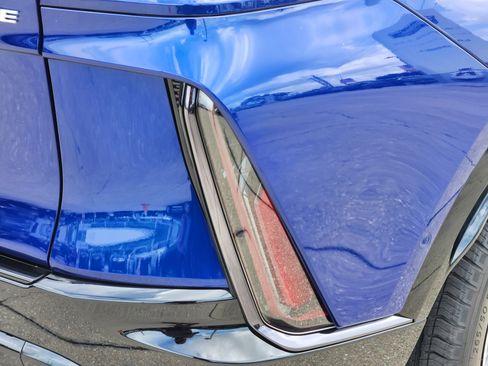 New 2025 Cadillac Lyriq Sport image 10