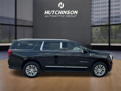 Used 2025 GMC Yukon XL Denali AWD/4WD image 8