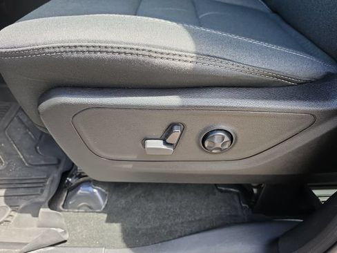 Used 2021 RAM 1500 Big Horn RWD image 16