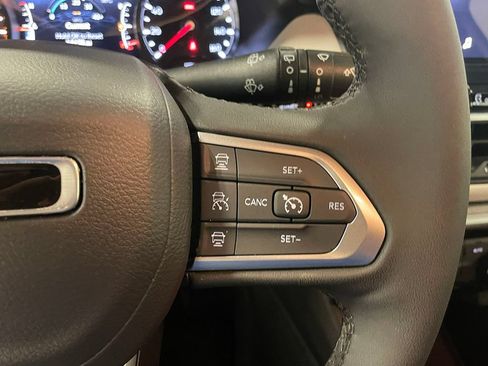 Used 2026 Jeep Compass Limited AWD/4WD image 32