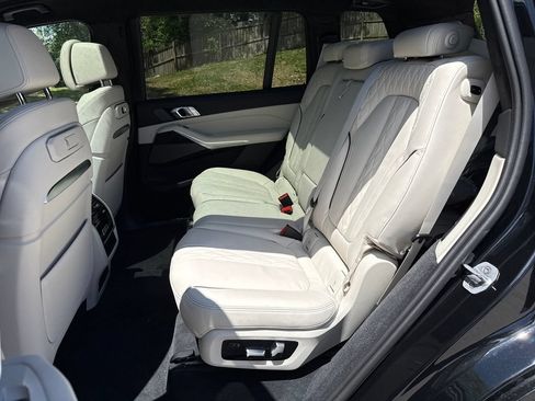 Used 2027 BMW X7 xDrive40i w/ M Sport Package AWD/4WD image 24