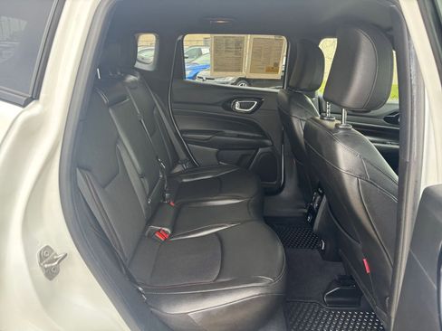 Used 2025 Jeep Compass Trailhawk image 24