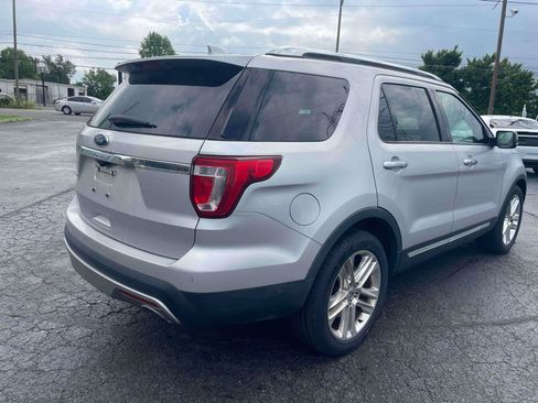 Used 2017 Ford Explorer Limited w/ Equipment Group 301A FWD image 7