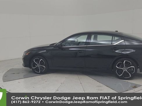 Used 2025 Nissan Altima 2.5 SR image 11