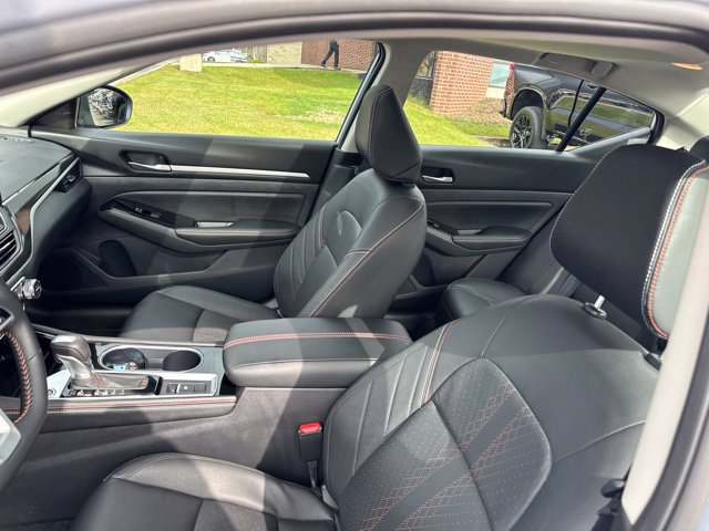 Used 2025 Nissan Altima 2.5 SR w/ SR Premium Package AWD/4WD image 58