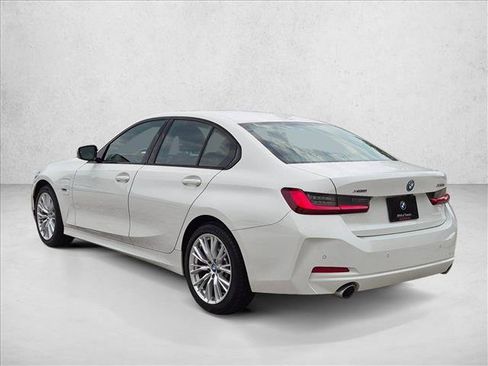 Used 2023 BMW 330e xDrive w/ Premium Package AWD/4WD image 8