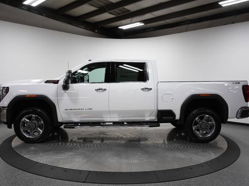 New 2025 GMC Sierra 2500 SLT w/ SLT Premium Package image 6