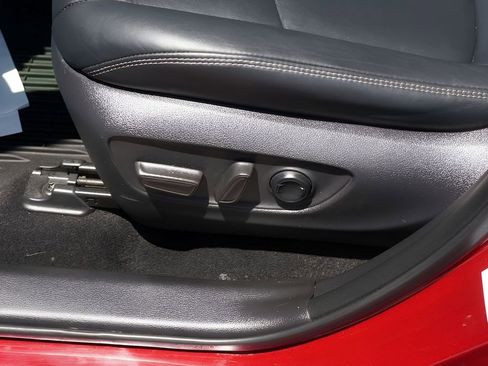 Used 2020 Toyota RAV4 XLE Premium AWD/4WD image 18