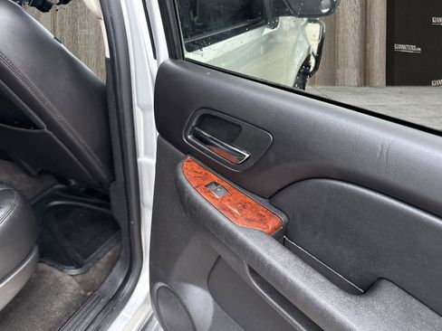 Used 2011 Chevrolet Tahoe LT image 40