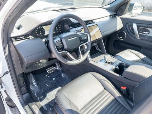Used 2024 Land Rover Discovery Sport Dynamic SE AWD/4WD image 12