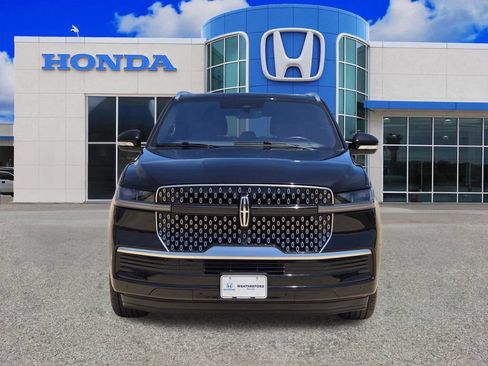Used 2025 Lincoln Navigator Reserve AWD/4WD image 8