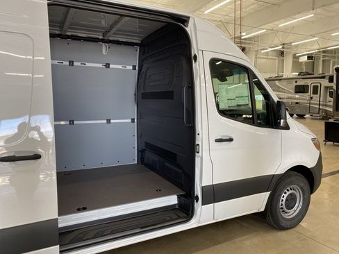 New 2025 Mercedes-Benz Sprinter 2500 image 3