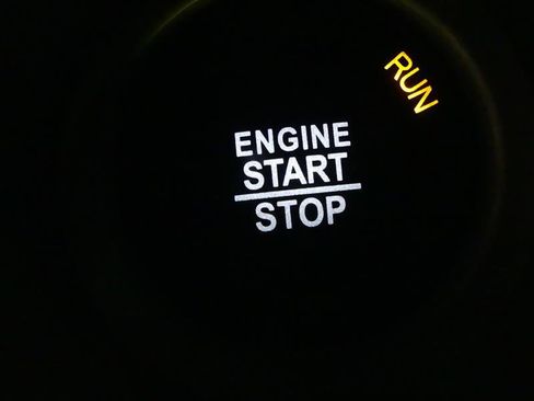 Used 2023 Chrysler Pacifica Limited image 20