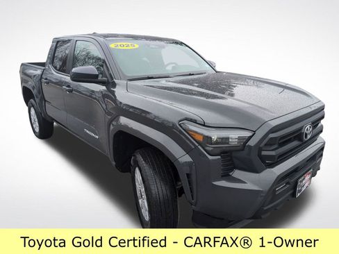 Used 2025 Toyota Tacoma SR5 image 9