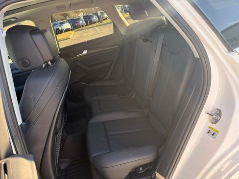 Used 2020 Audi Q5 e Premium Plus w/ Premium Plus Package image 7